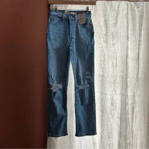 Levi’s Wedgie Straight Jeans Distressed Knee Rips Light Wash NWT Size 00 Short